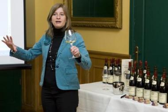 Burgundiškas vynas "Louis Jadot"